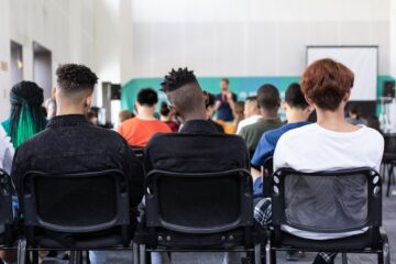 Oficina reúne educadores para construção do Plano Municipal de Educação